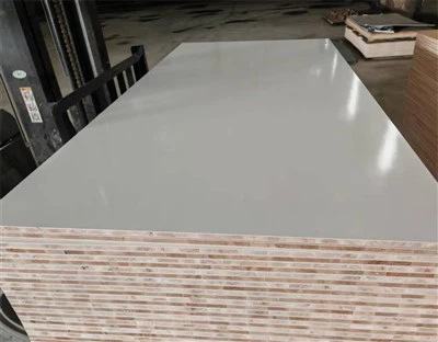 O compensado de bloco pode ser pintado?